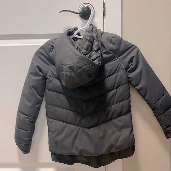 Reversible Ivivva / Lululemon girls puffer jacket. Very warm in the winter. - Picture 2 of 4